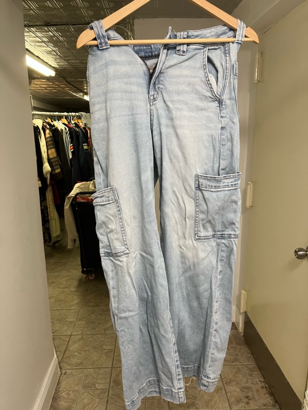 American Eagle Outfitters Light Blue Bootcut Cargo Jeans Extra Pockets !